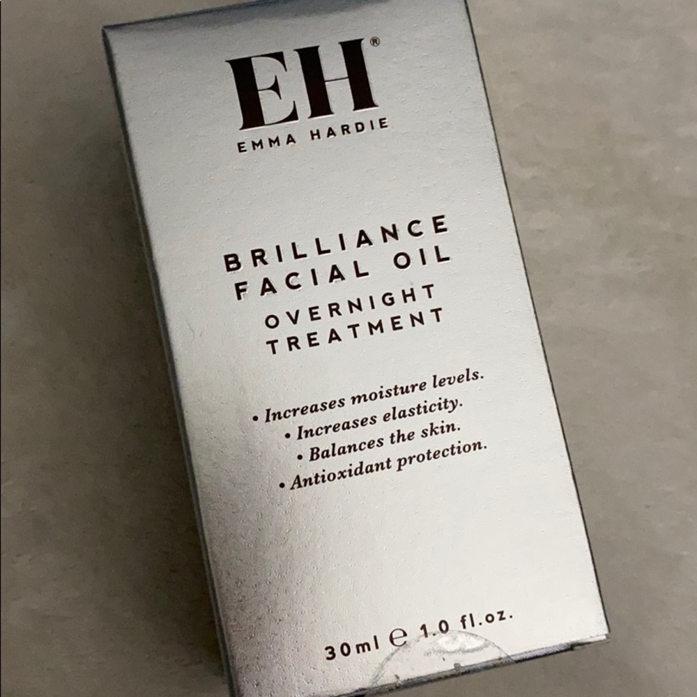 EH Emma Hardie Brilliance Facial Oil over night